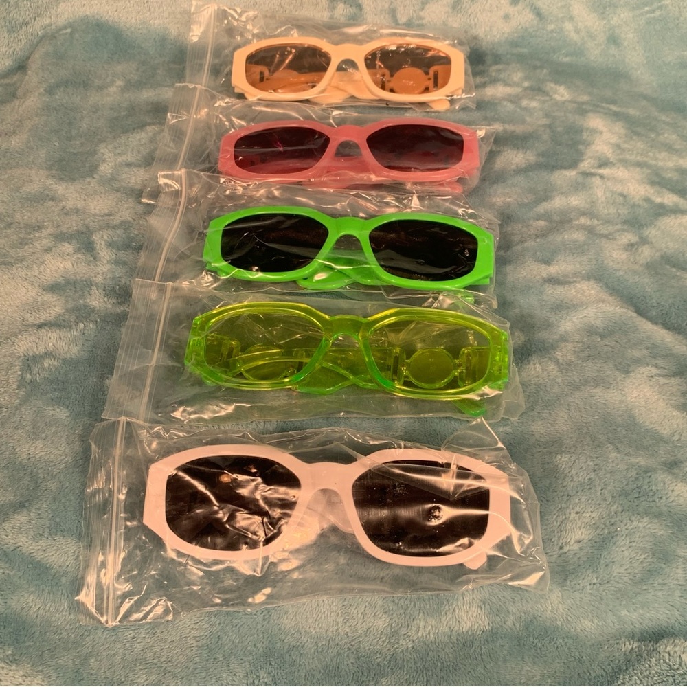 Stylish Sunglasses Set of 5 in Multiple Colors OS Brand NEW!! - Picture 3 of 9